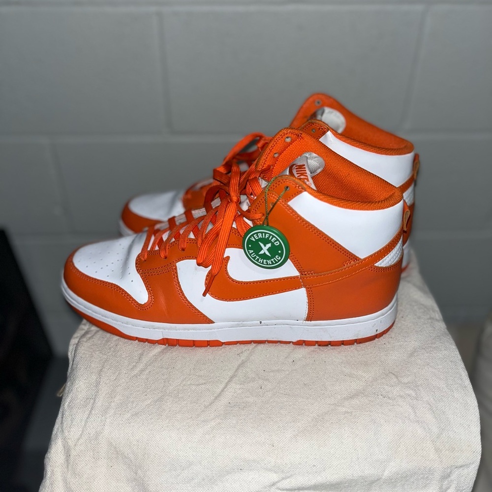 Syracuse Orange dunks